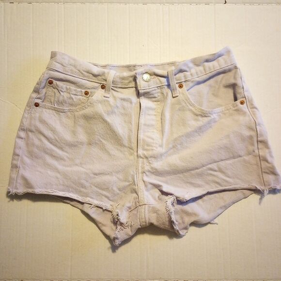 - Levi's 501 button fly cut off lavender denim shorts - Picture 2 of 7
